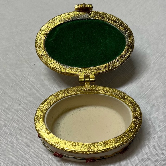 Elegant Green and White Shoe Trinket Box. Fun -  shoe or trinket box collection. - Picture 3 of 5